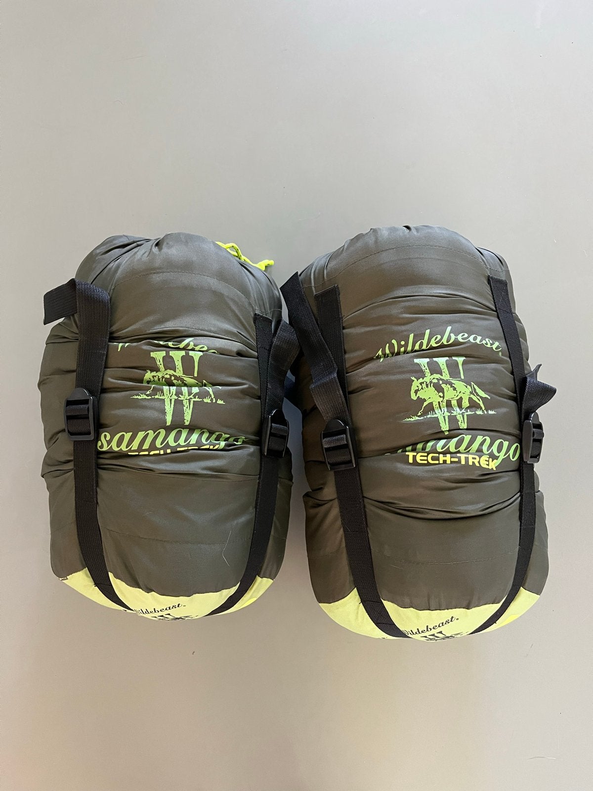 2 Wildebeast Samango Tech-Trek Slaapzakken 1250gr, Caravans en Kamperen, Ophalen of Verzenden, Gebruikt