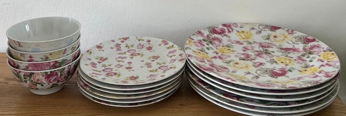 Bloemig servies: borden en kommen met rozenprint, Ophalen, Gebruikt, Vintage, Bord(en)