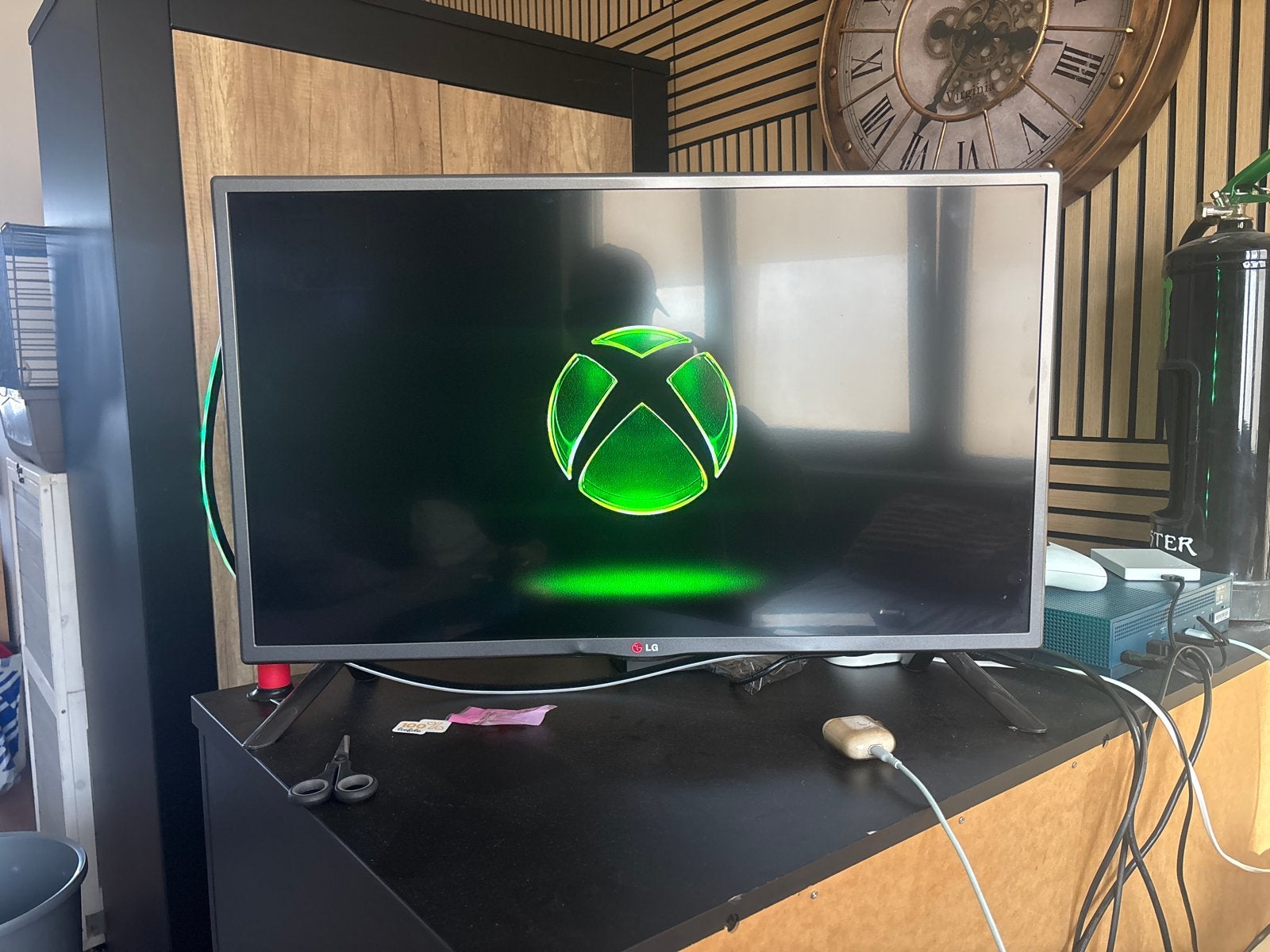 LG TV 32 inch - Goed onderhouden met lichte gebruikerssporen, Audio, Tv en Foto, Gebruikt, LG, Full HD (1080p), 80 tot 100 cm