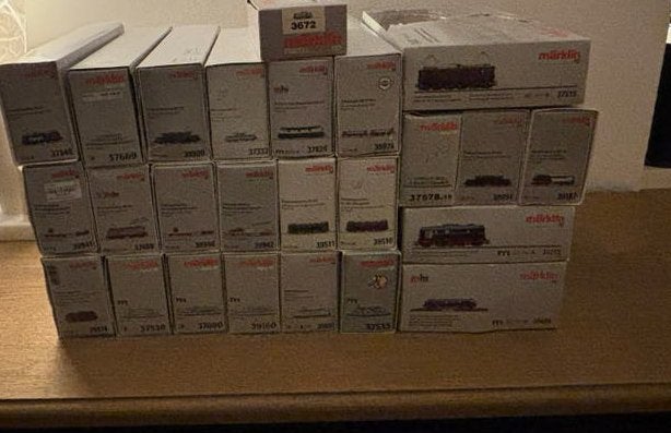 Wegens beëindiging 25 marklin locomotieven te koop, Wisselstroom, Locomotief, Ophalen of Verzenden, Zo goed als nieuw