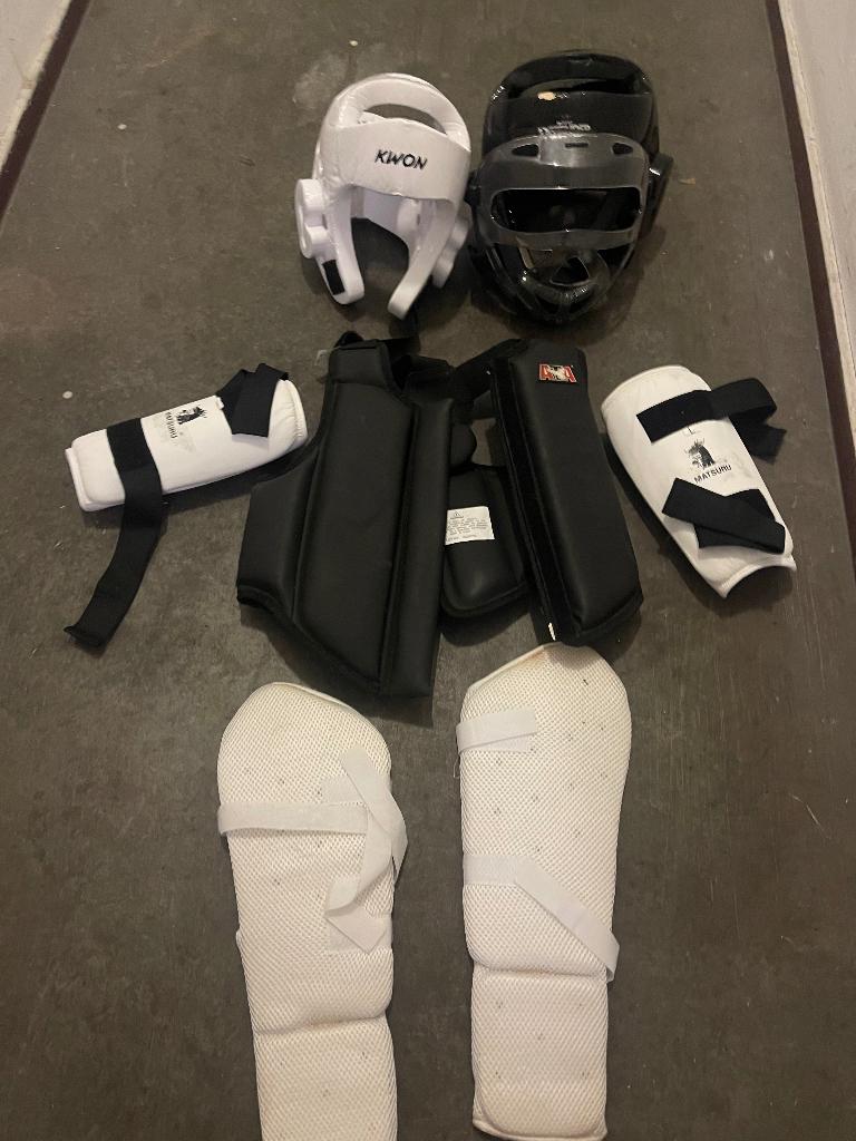 Teakwondo beschermers, Maat S, Ophalen of Verzenden, Zo goed als nieuw, Taekwondo