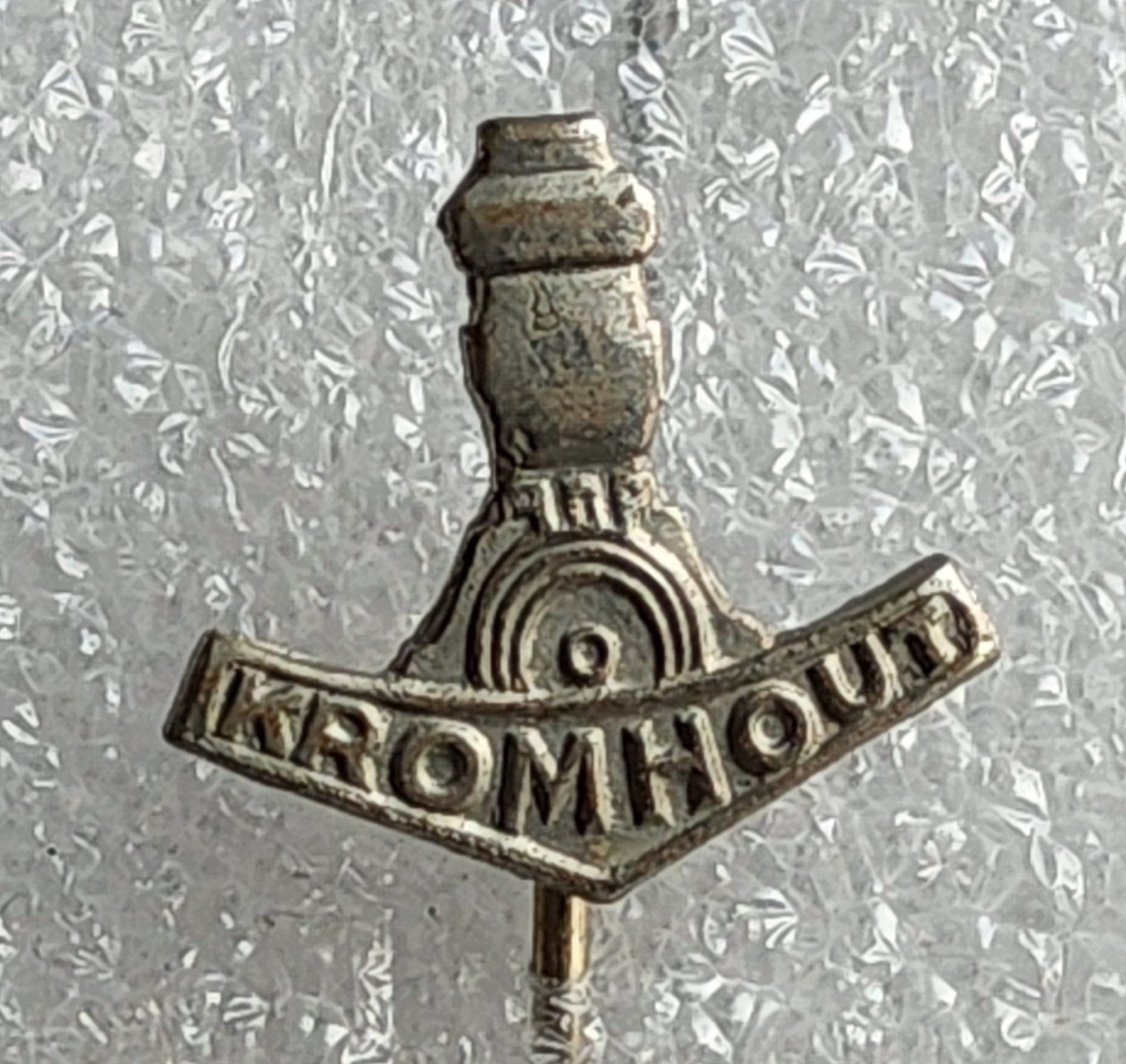 Vintage Kromhout Speldje - Nederlandse Motorenfabriek, Ophalen of Verzenden, Gebruikt, Overige onderwerpen, Speldje of Pin