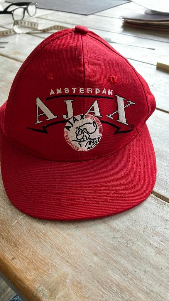 Kinder ajax pet, Ophalen of Verzenden, Zo goed als nieuw, Jongen of Meisje, Sport- of Zwemkleding