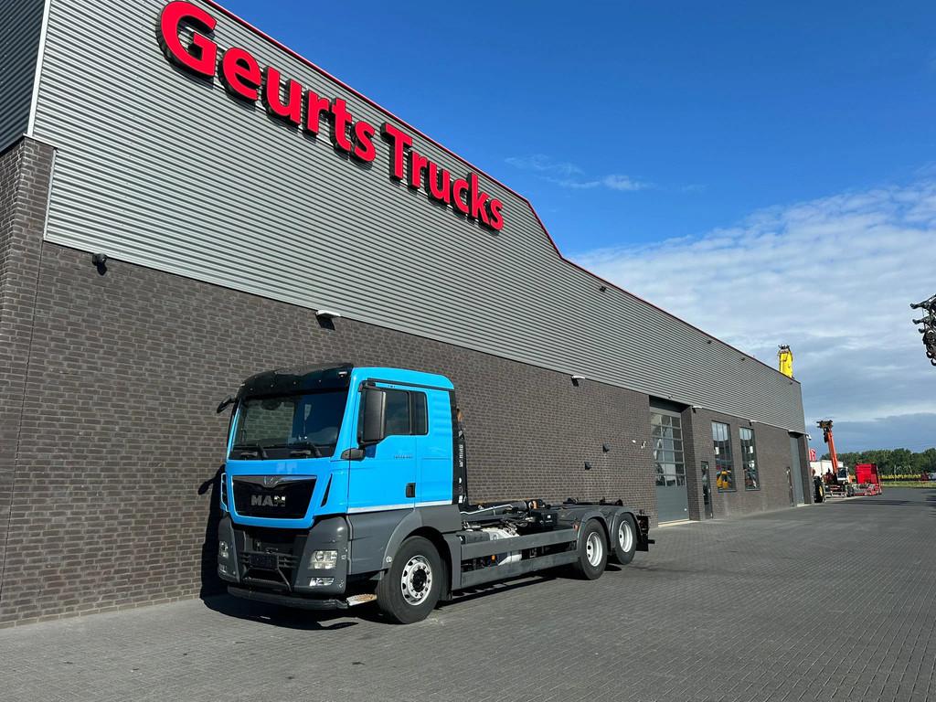 MAN TGX 28.480 6X2 MET HIAB MULTILIFT XR21S61 HAAKARMSYSTEEM, Automaat, Euro 6, 653 pk, Blauw