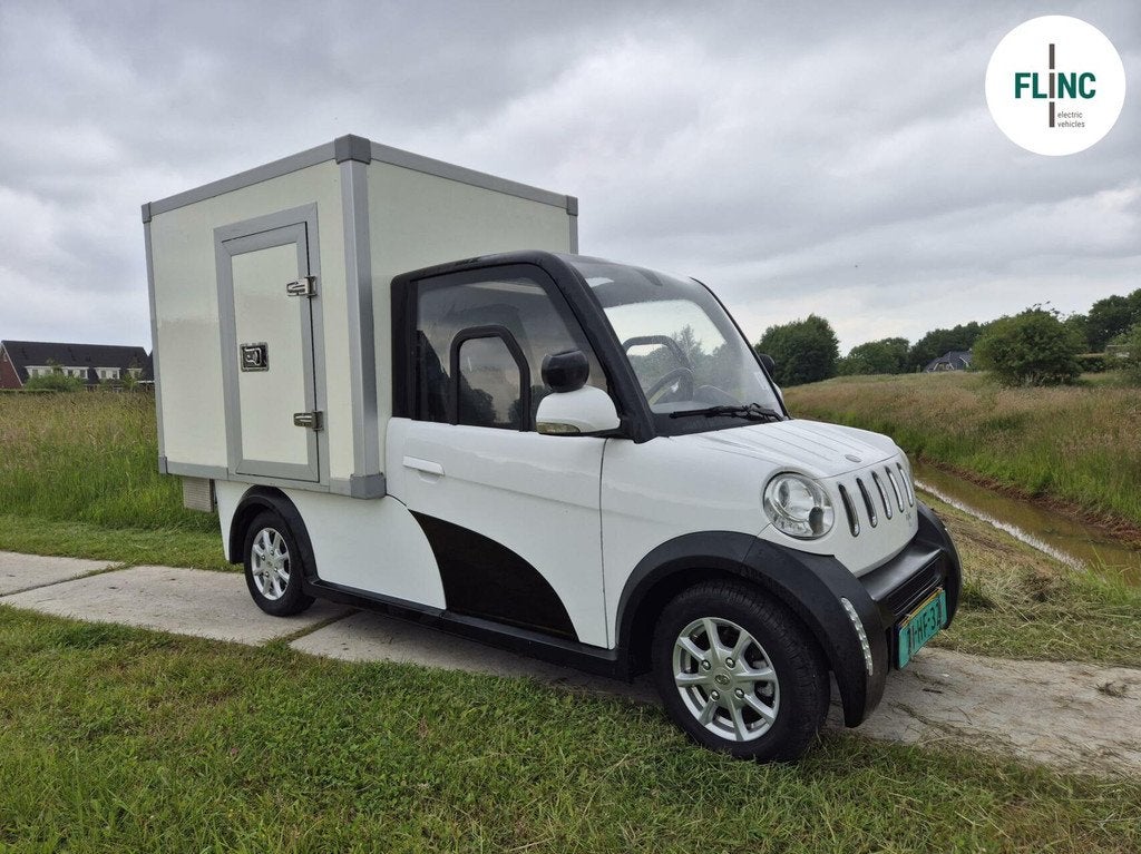 Flinc Cargo XC+ gesloten XXL laadbak, Stadsdistributie, Auto's, Overige Auto's, Automaat, Achterwielaandrijving, Gebruikt, Zwart