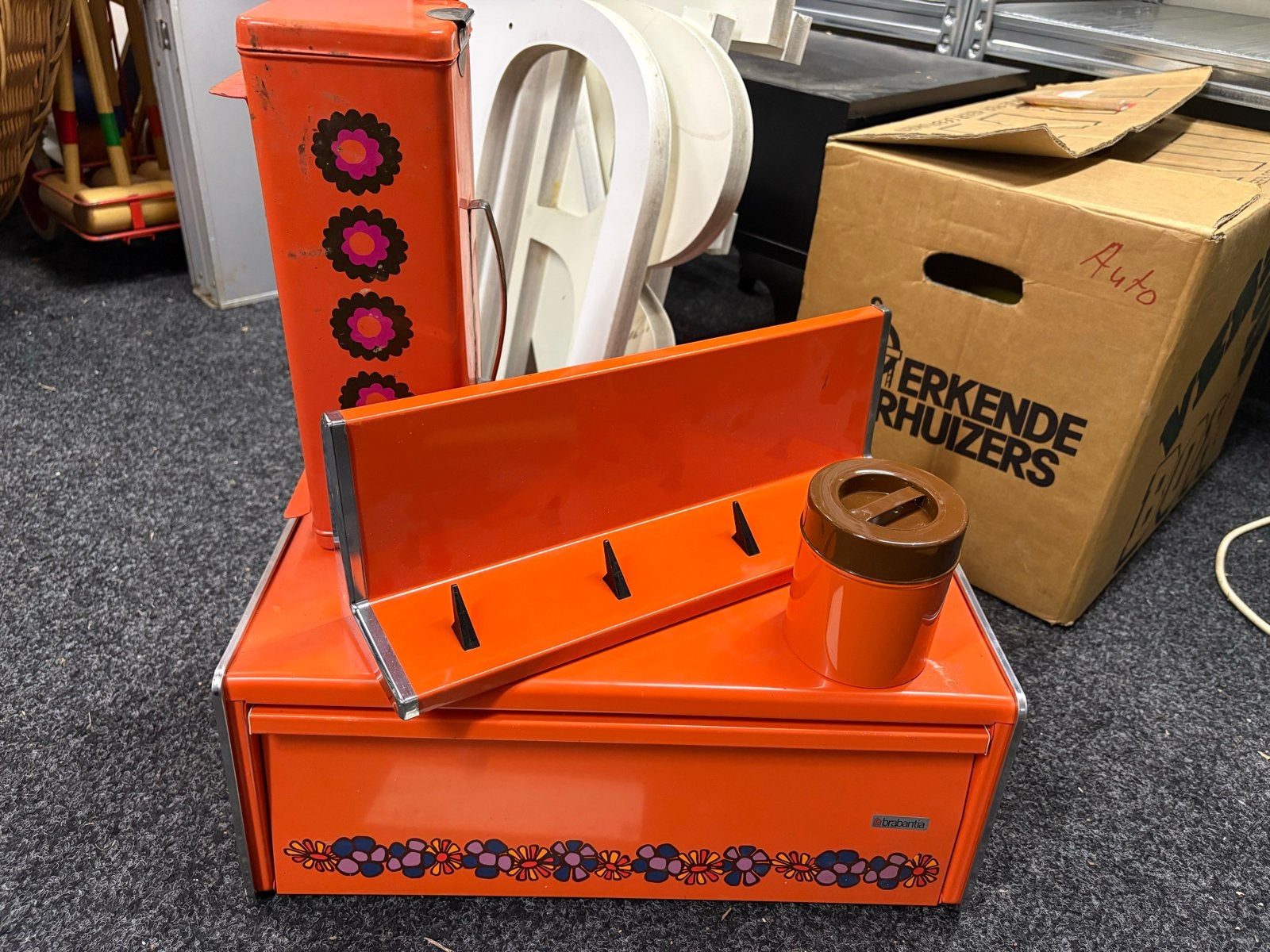 Vintage Brabantia set: broodtrommel, voorraadbus, kapstok, Ophalen of Verzenden