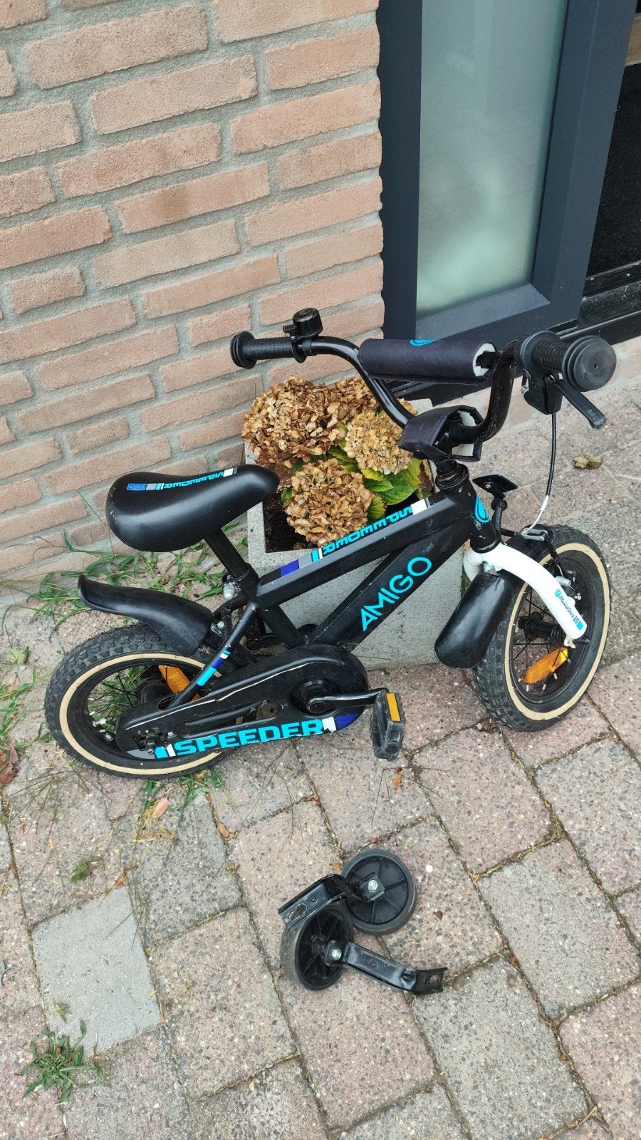 Amigo Speeder kinderfiets 12 inch - heeft liefde nodig, Fietsen en Brommers, Ophalen, Zijwieltjes, Gebruikt, Minder dan 16 inch