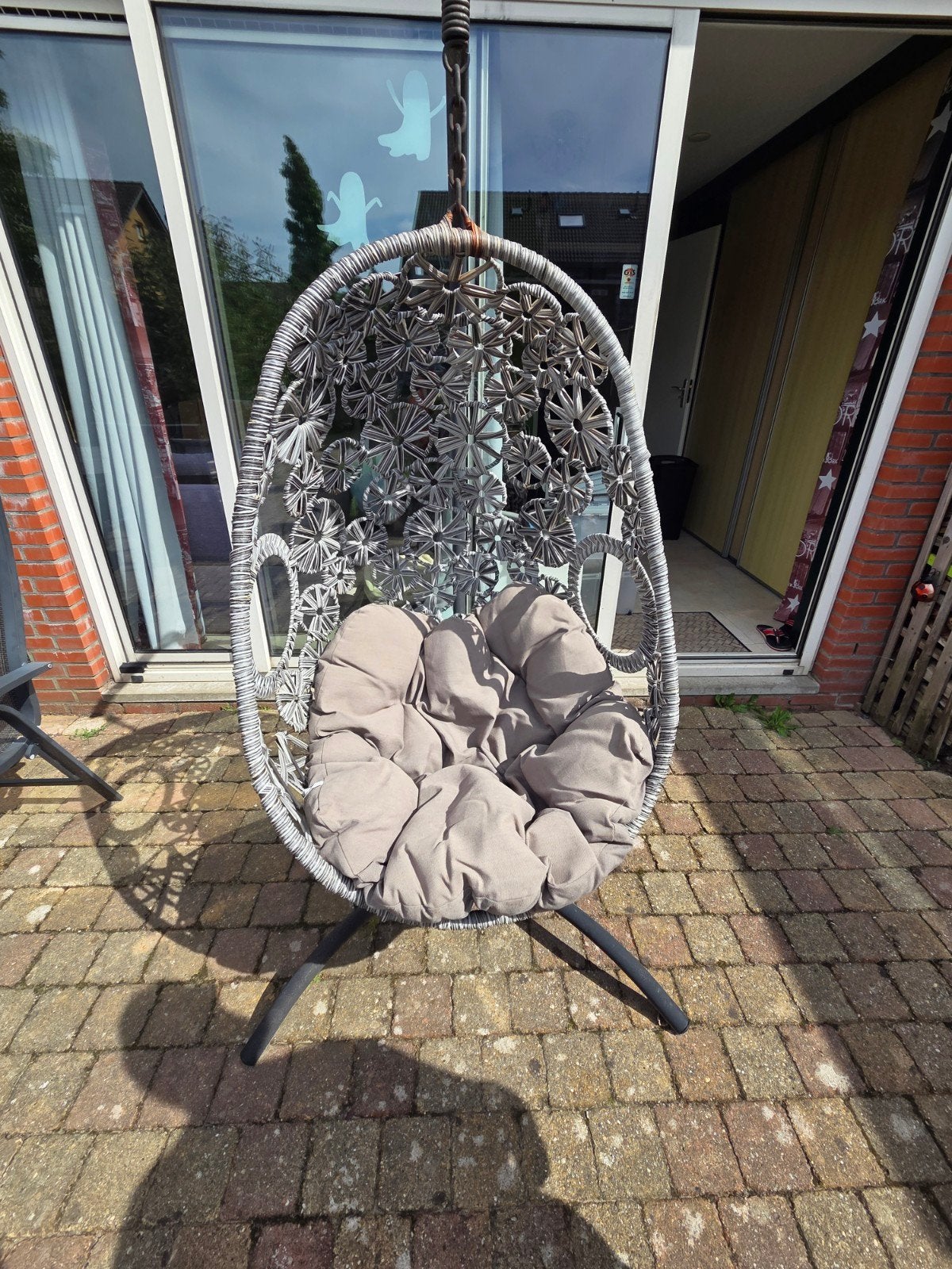 Hangstoel/ei voor in de tuin met kussen, Ophalen, Gebruikt, Wicker