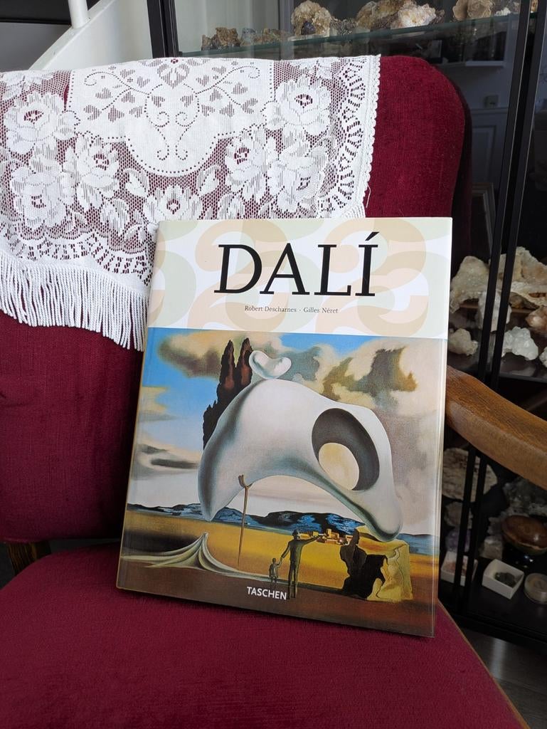 Dali - Kunstboek - Taschen, Boeken, Ophalen of Verzenden, Zo goed als nieuw, Robert Descharnes en Gilles Néret, Schilder- en Tekenkunst