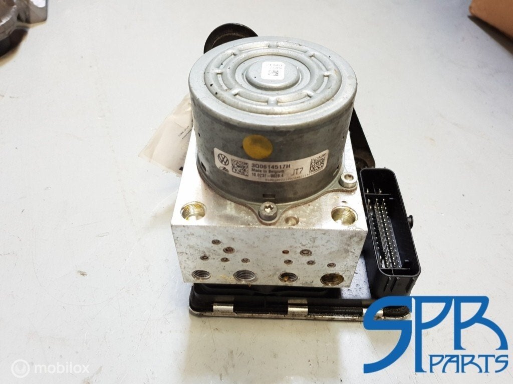 ABS-pomp 3Q0614517H PASSAT B8 ABS POMP HYDRAULIC UNIT, Audi, Gebruikt