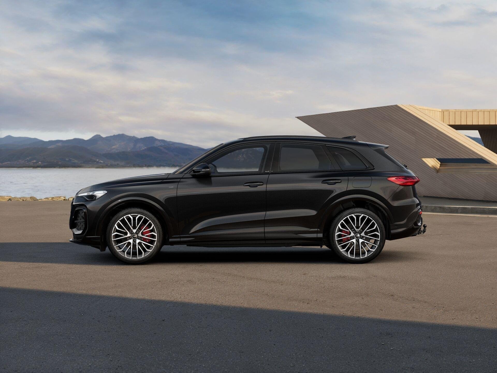 Audi Q5 2.0 TFSI e-hybrid quattro S Edition Competition | Pa, Auto's, Audi, Automaat, 12 maanden, 4 cilinders, 150 min