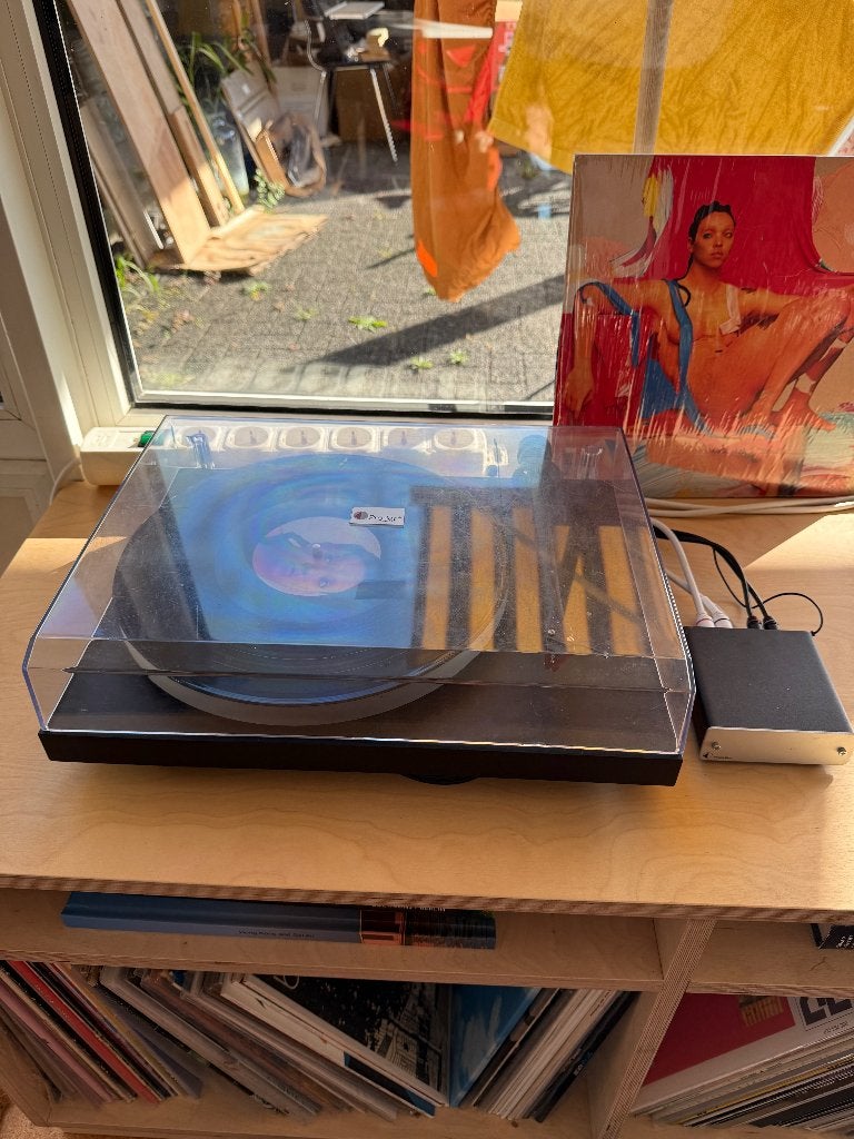 Pro-Ject Debut III + Acryl-IT + Ortofon 2m Red + Phono Box, Ophalen, Gebruikt, Platenspeler, Overige merken