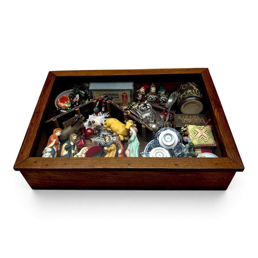 Tafelvitrine met diverse inhoud, Ophalen of Verzenden