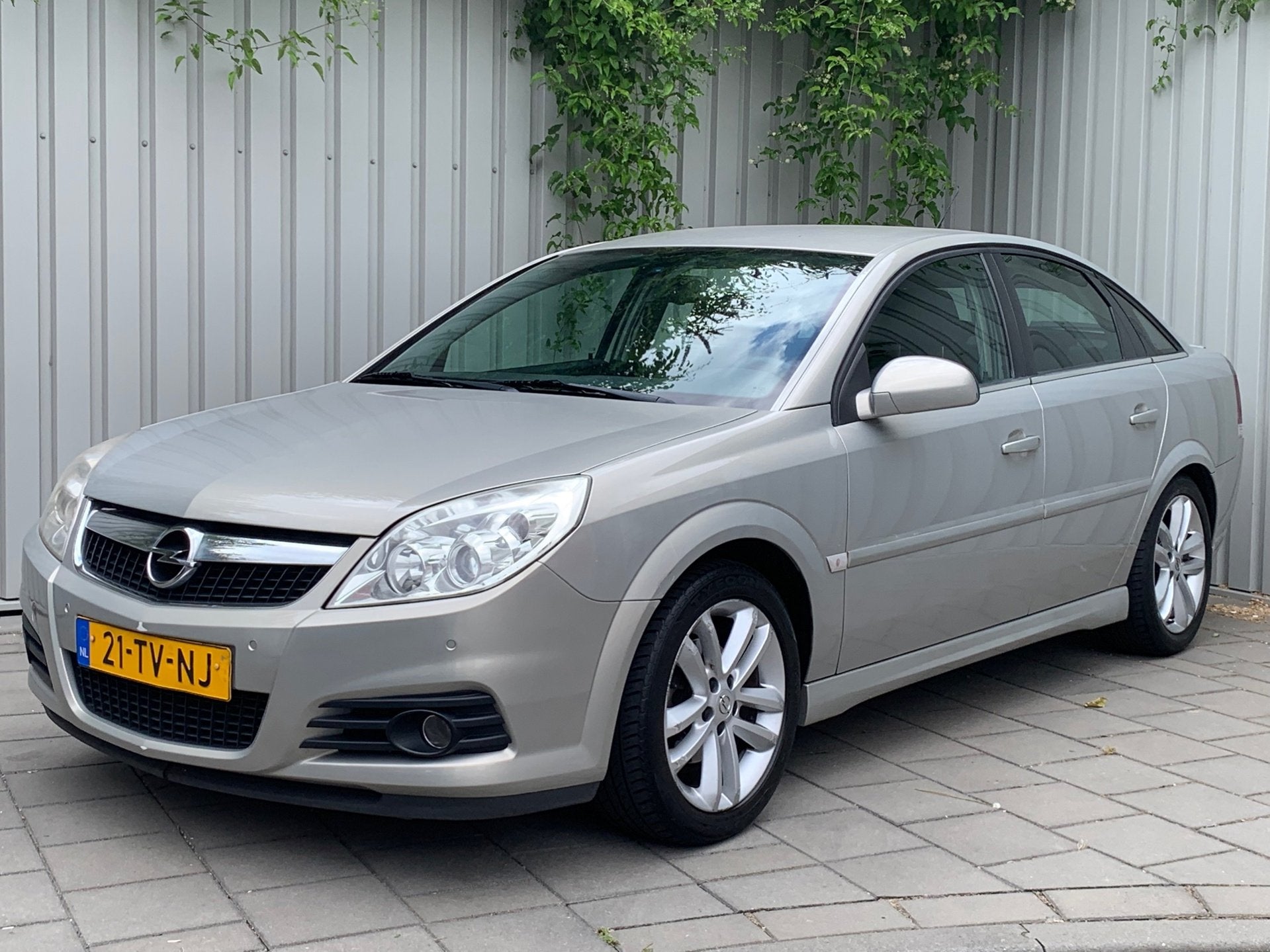Opel Vectra GTS 1.8-16V Executive|136000KM|Navigatie|Climate, Auto's, Voorwielaandrijving, Dealer onderhouden, Gebruikt, Zwart