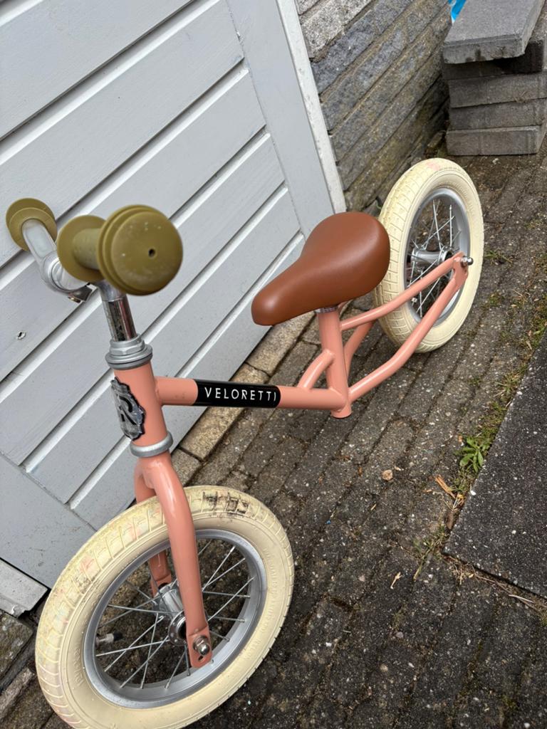 Veloretti loopfiets in zeer goede staat, Fietsen en Brommers, Ophalen, Zo goed als nieuw, Minder dan 16 inch, Zijwieltjes