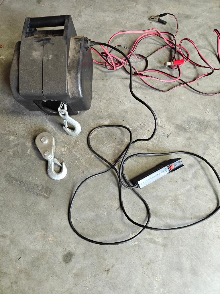Compakte elektrische lier, Doe-het-zelf en Verbouw, Lieren en Takels, Ophalen of Verzenden, Gebruikt, Elektrisch