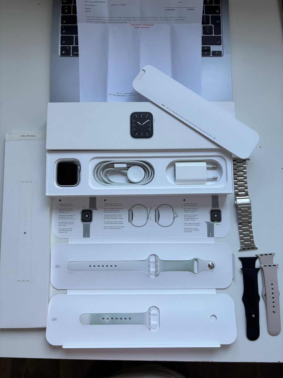Apple Watch Series 5 GPS 40mm Zilver Aluminium met bandjes, IOS, Ophalen of Verzenden, Waterdicht, Zilver