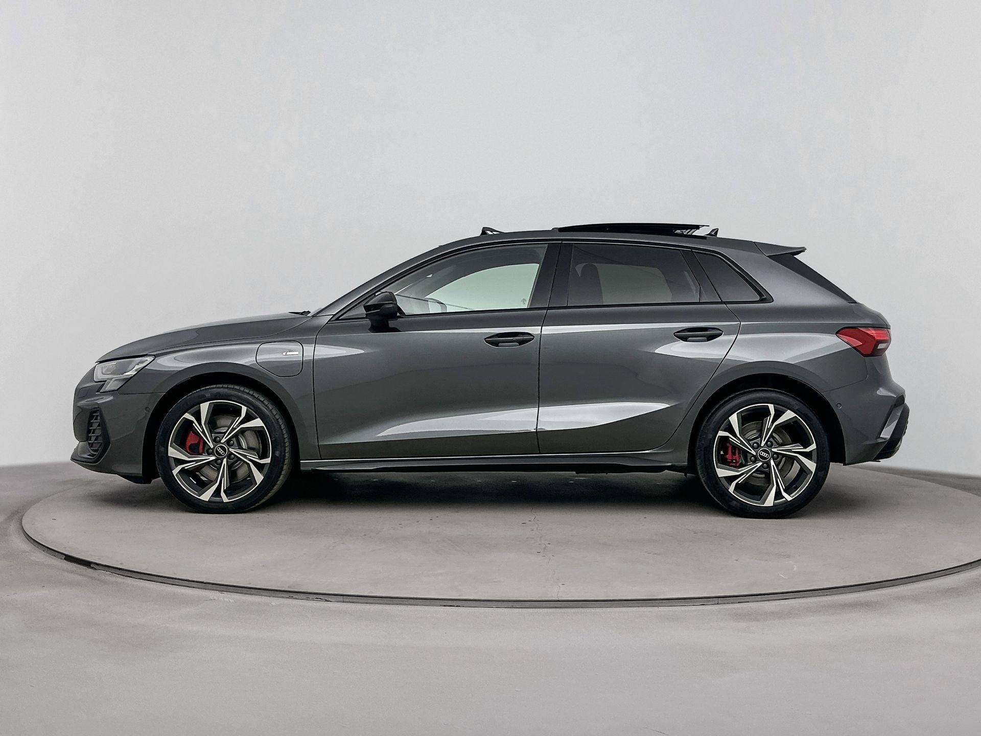 Audi A3 Sportback 45 TFSI e S Edition Competition 272PK | Ni, Euro 6, 4 cilinders, Leder en Stof, 26 kWh
