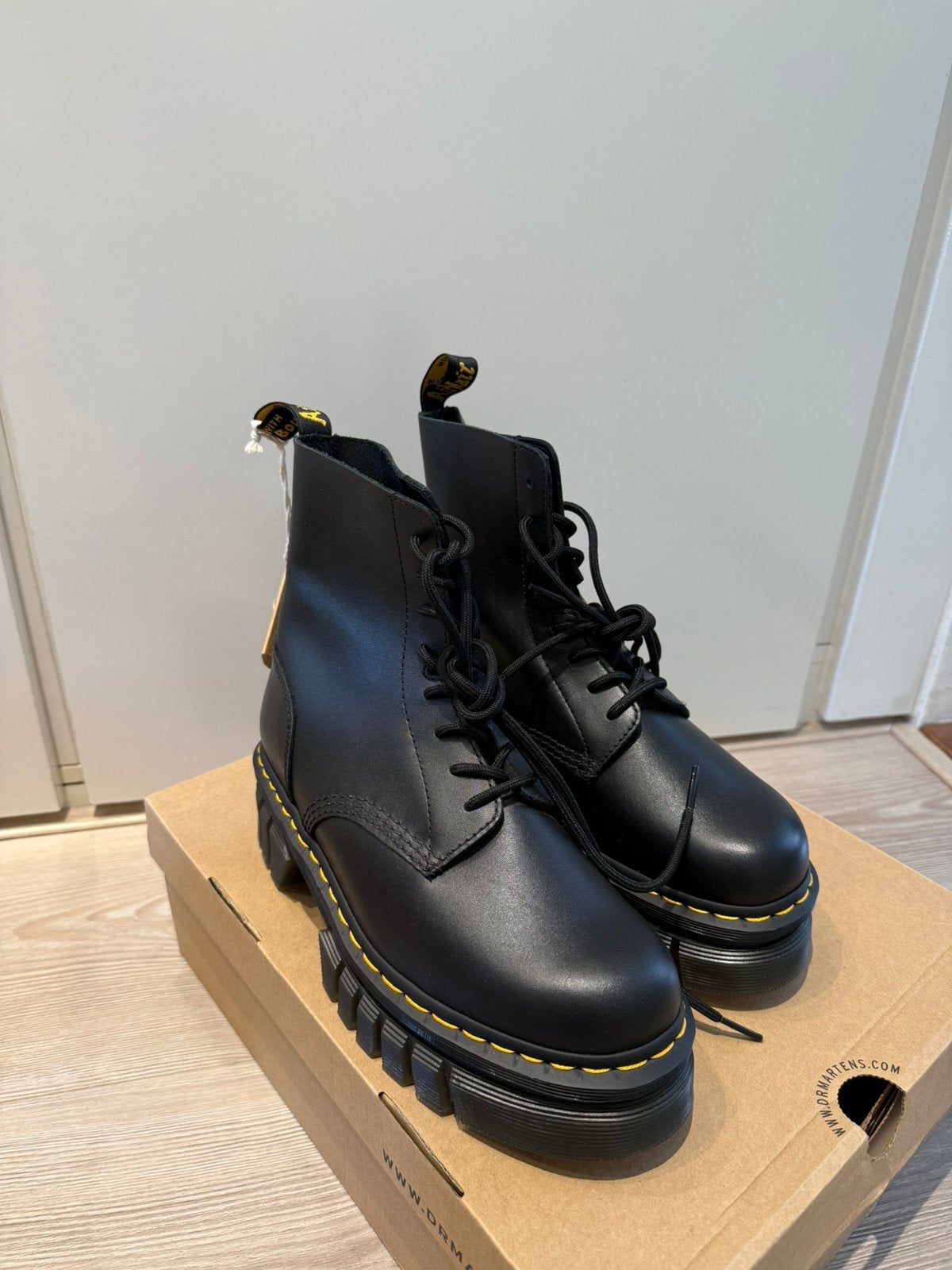 Dr. Martens Audrick 8-Eye Boot Nappa Lux maat 40 nieuw, Ophalen of Verzenden, Nieuw, Zwart