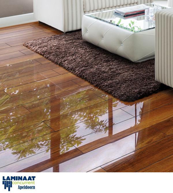 20m2 Hoogglans Laminaat Plateau Merbau D2916 HG = €200,-, Ophalen, Nieuw, Hoogglans laminaat merbau 8mm dik, Rood