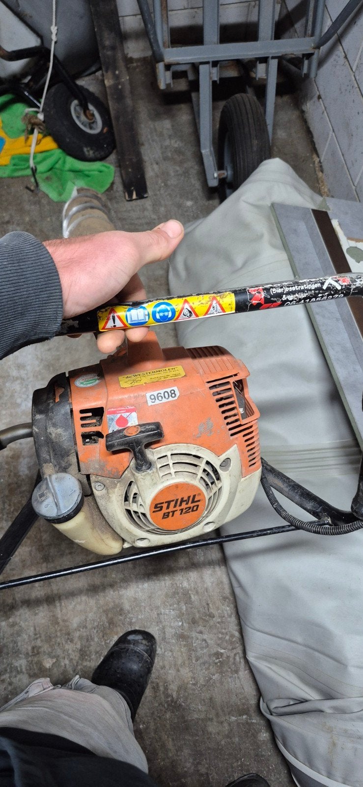 Stihl BT120 Grondboor met diverse boren, Ophalen of Verzenden, Gebruikt