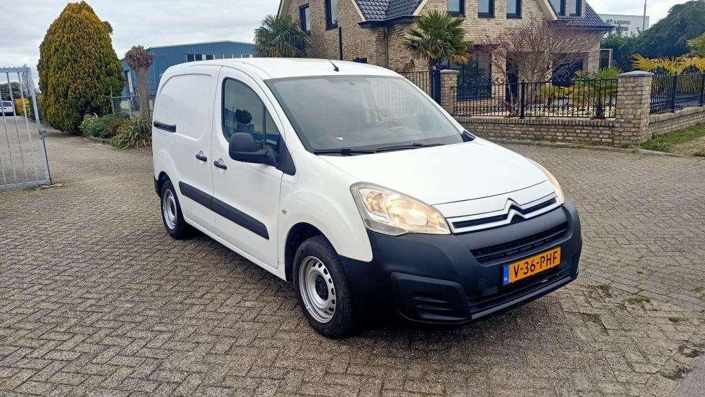 Citroën Berlingo Bestelwagen (bj 2018), Auto's, Bestelauto's, 15 km/l, Gebruikt, 4 cilinders, Citroën