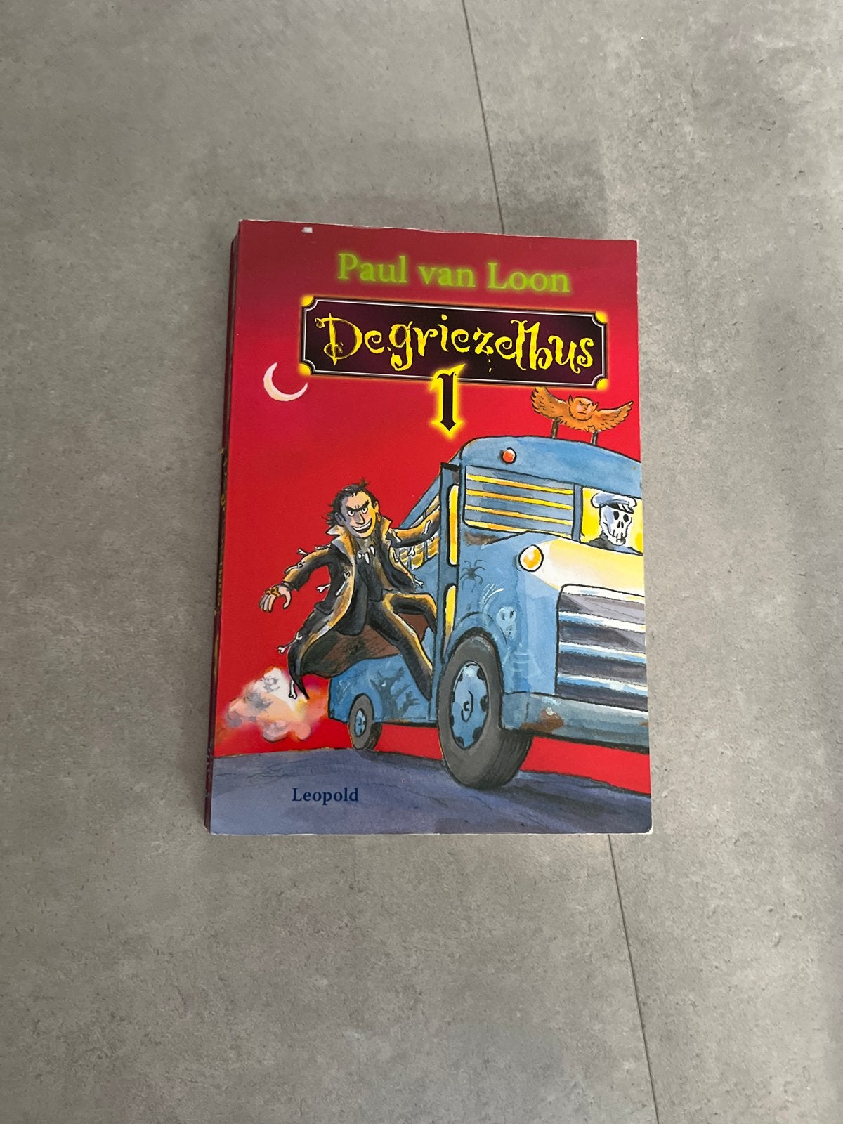 De Griezelbus 1 - Paul van Loon, Boeken, Ophalen of Verzenden, Gelezen, Fictie