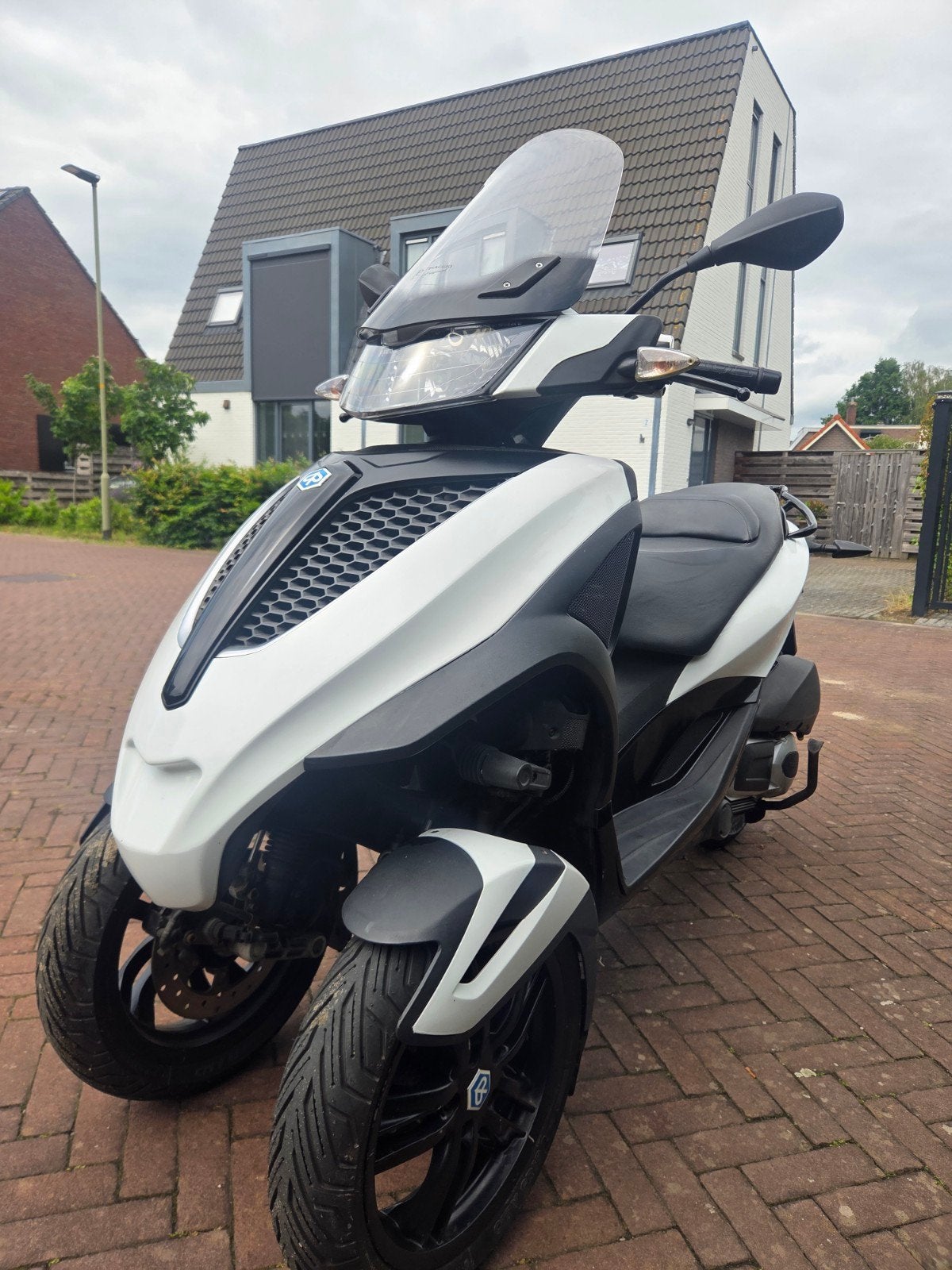 Piaggio Mp3 300cc Yourban B rijbewijs beurtje 500km oud, Scooter, 300 cc, LED Verlichting, Particulier