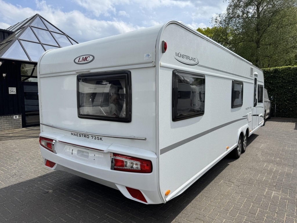 LMC Maestro 735 K 2019 | Stapelbed | 7persoons, Rondzit, 7 tot 8 meter, Bedrijf, Overige typen