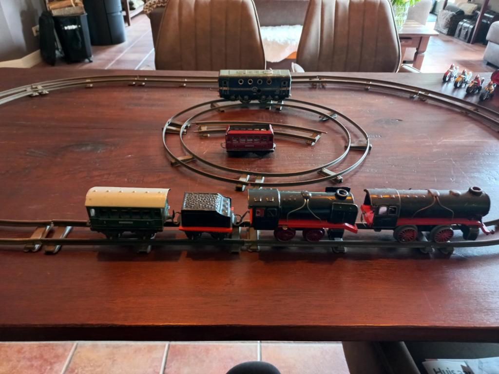 Zeer oude blikken speelgoed trein set, 6 delig met Rails., Antiek en Kunst, Ophalen of Verzenden