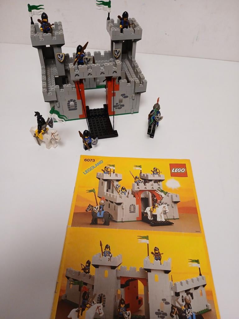 Lego 6073 knights castle (falcon castle), Ophalen of Verzenden, Zo goed als nieuw