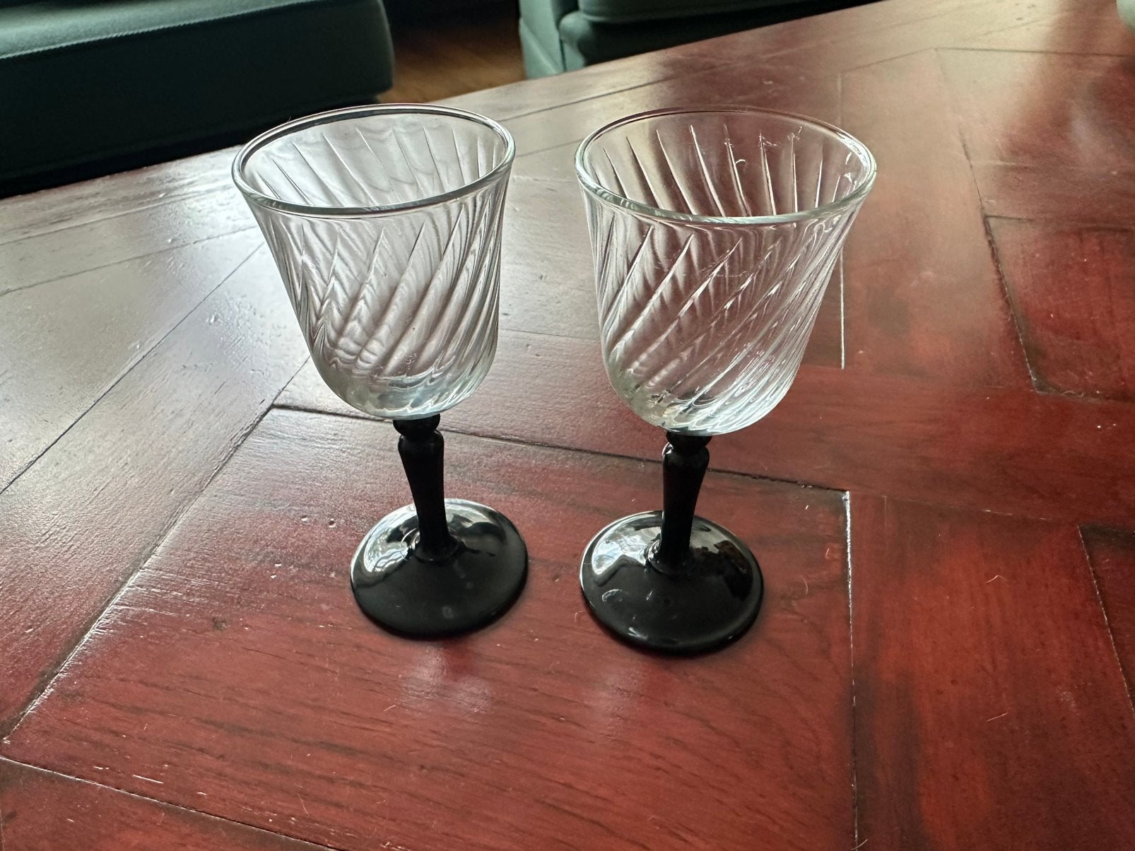Twee vintage Luminarc likeur of sherry glaasjes, Antiek en Kunst, Ophalen of Verzenden