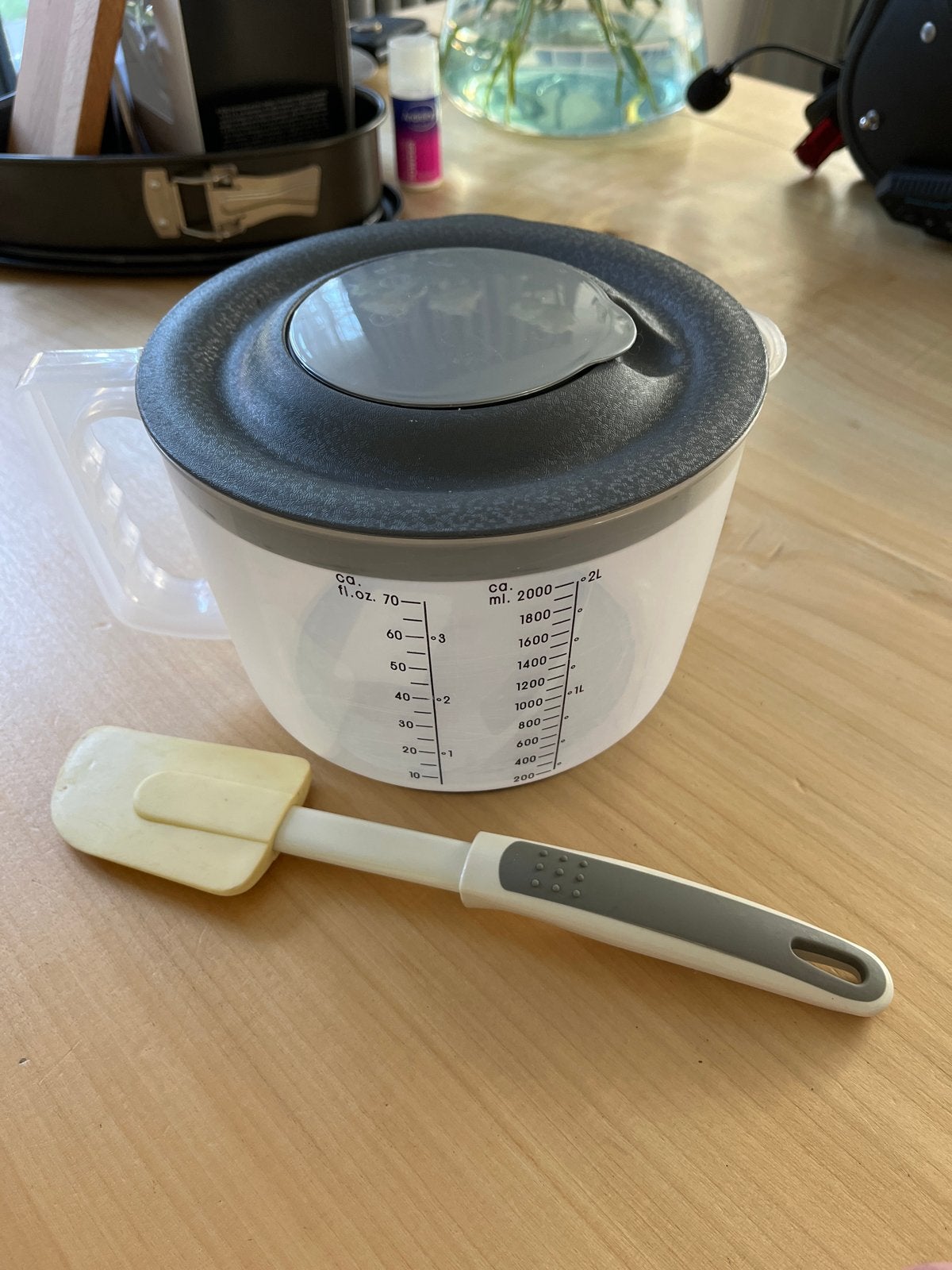 Maatbeker met deksel en spatel - 2 liter, Kunststof, Ophalen of Verzenden, Wit, Overige typen