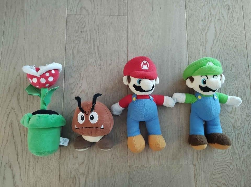 4x Super Mario knuffels: Mario, Luigi, Goomba, Piranha Plant, Ophalen, Overige merken, Overige typen, Zo goed als nieuw