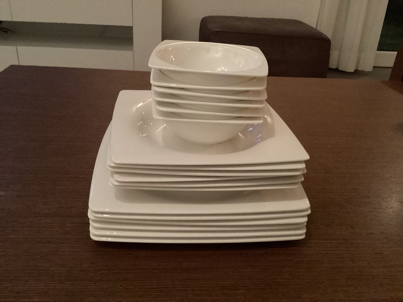 Royal Fine China servies - 18 delig, Ophalen, Overige merken, Zo goed als nieuw, Bord(en)