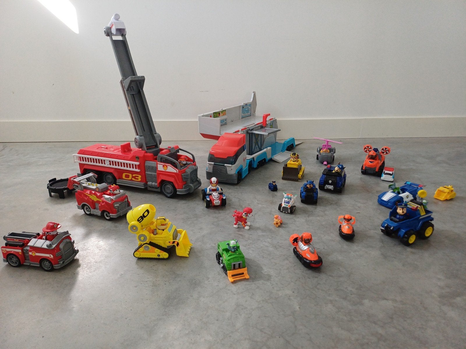 Grote Paw Patrol collectie: voertuigen en figuren, Ophalen, Gebruikt