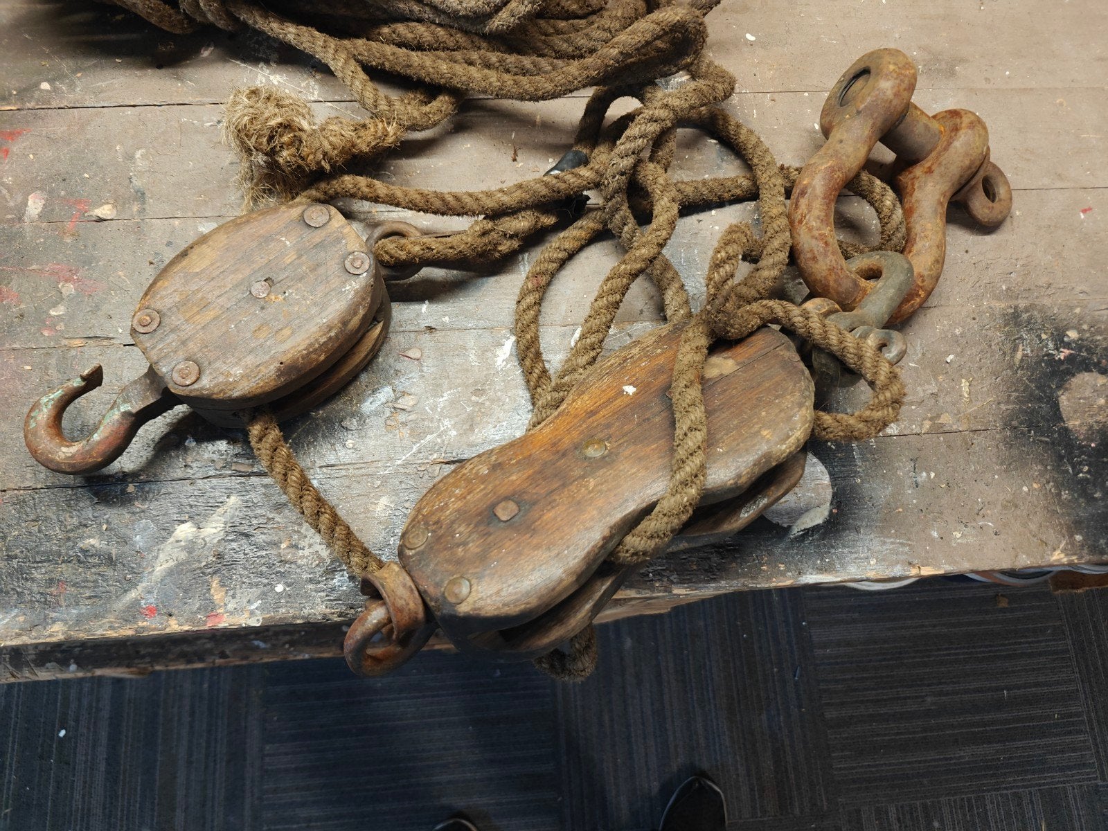 Scheepskatrol met touw, in redelijke staat, Ophalen of Verzenden