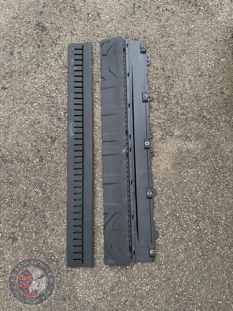 GM Midgate Drain Panel Chevrolet Avalanche Escalade EXT, Ophalen, Gebruikt, -, -
