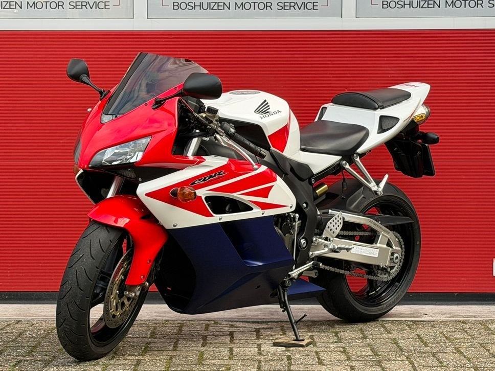 HONDA CBR 1000 RR FIREBLADE, HONDA, 4 cilinders, Motorrijbewijs A, Bedrijf