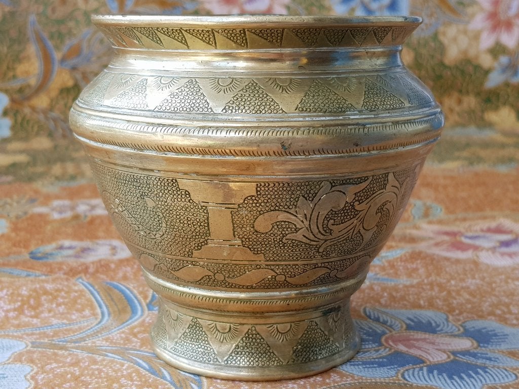 Mooie zware antieke Oosterse pot van bewerkt brons 10,2 cm., Ophalen of Verzenden, Handgemaakt, Brons