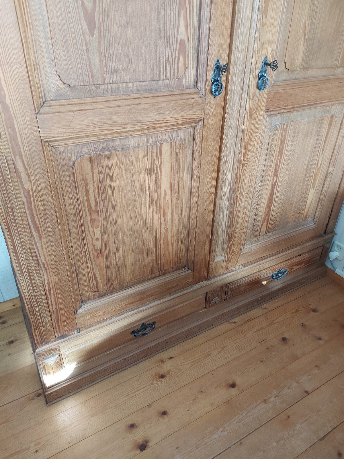 Twee deurs kast, Ophalen of Verzenden