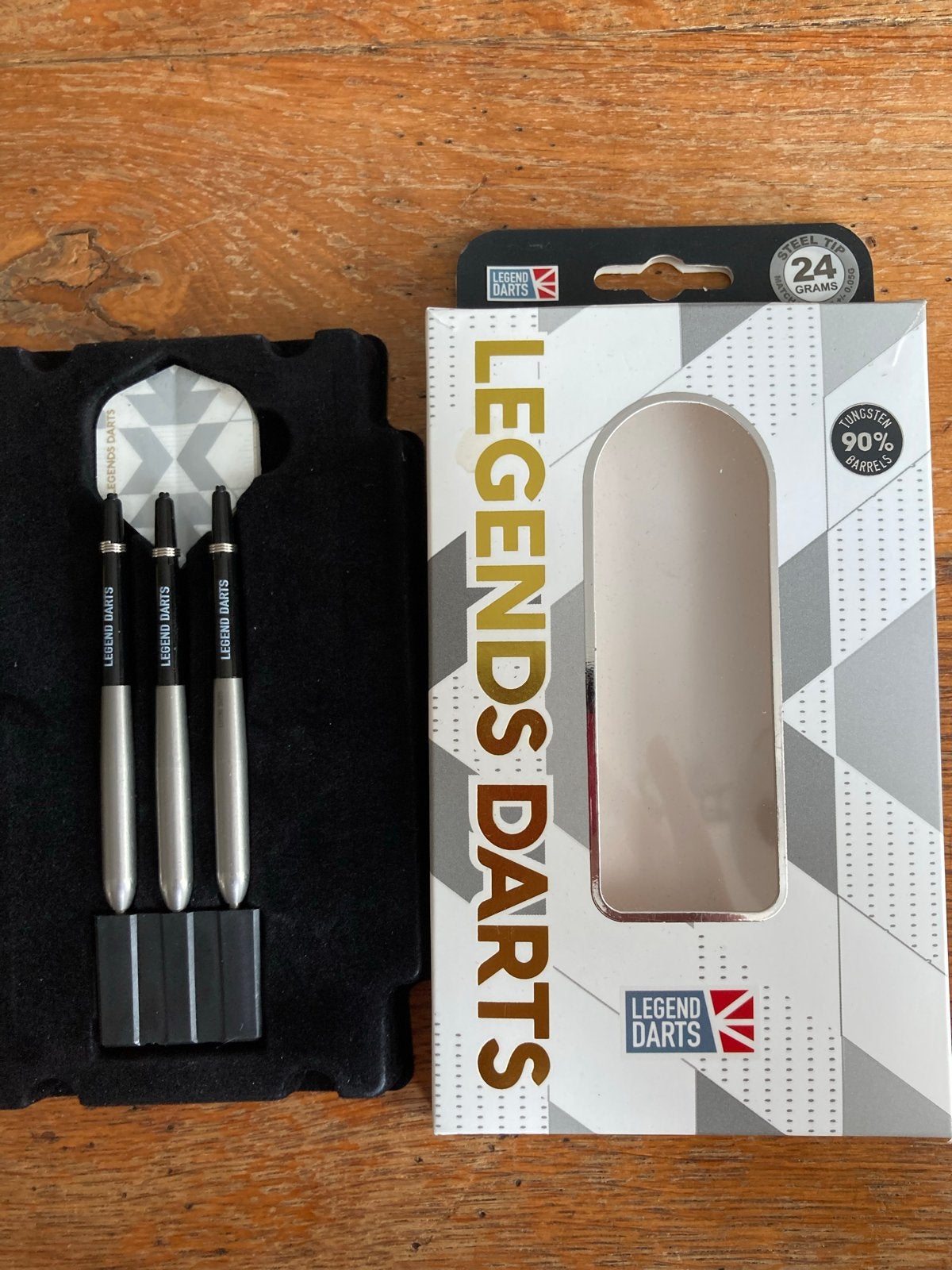 Legend Darts V28 90% Tungsten 24gr smooth barrel, Ophalen of Verzenden, Zo goed als nieuw, Pijlen