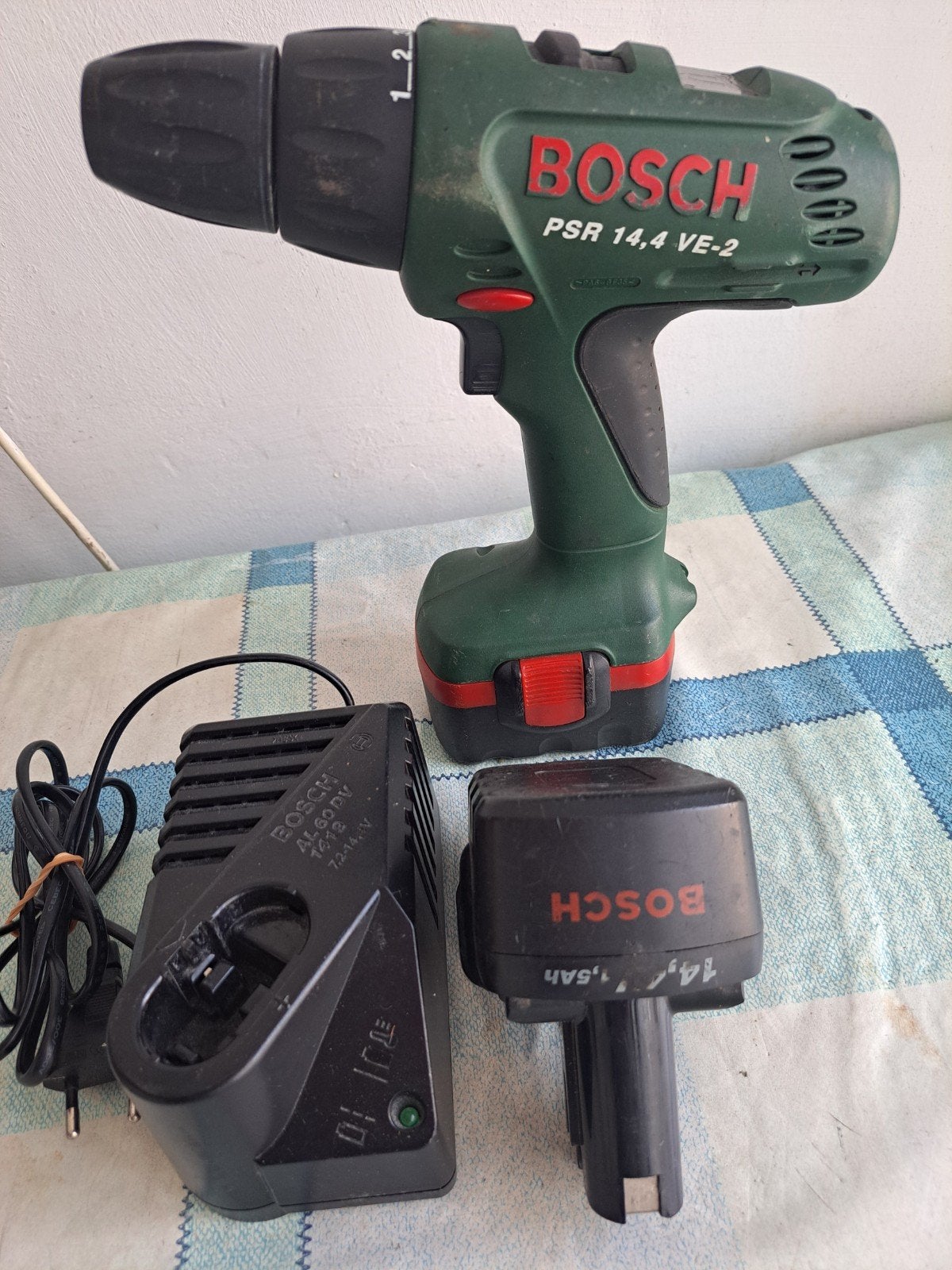 BOSCH PSR 14.4 VE-2 ACCUBORMACHINE MET 2 ACCU'S, Ophalen of Verzenden, Gebruikt, Minder dan 400 watt, Boor- en Schroefmachine
