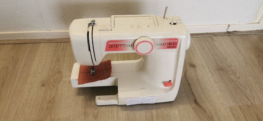 Naaimachine Toyota RS2000 CB, Ophalen of Verzenden, Gebruikt, Naaimachine, Overige merken