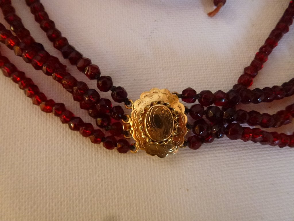 Antiek Granaten Collier 4-rij +14 kt Goud Biedermeier Slot, Verzenden, Goud, Ketting
