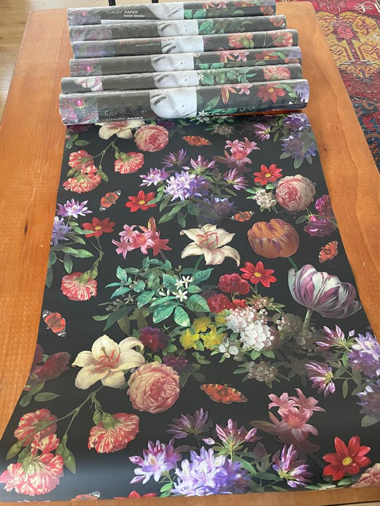 7 rollen Marburg Flora vliesbehang - Bloemen op zwart, Huis en Inrichting, Stoffering | Behang, Ophalen of Verzenden, 25 tot 50 m²