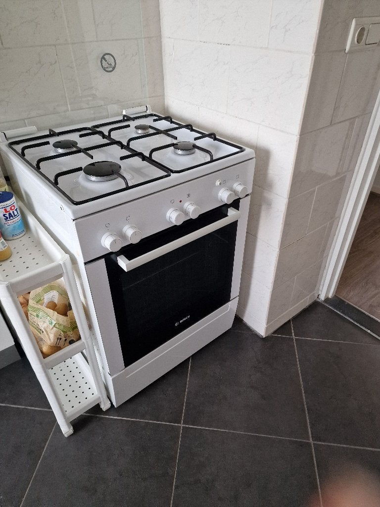 Bosch Gas Stove with Oven & Built-in lighter, Ophalen, Gebruikt, 4 kookzones, Gas