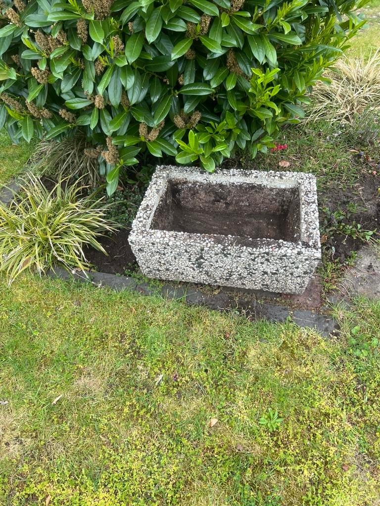 GRATIS Bloembak van steen, Tuin en Terras, Ophalen, Steen, 60 tot 100 cm, Rechthoekig