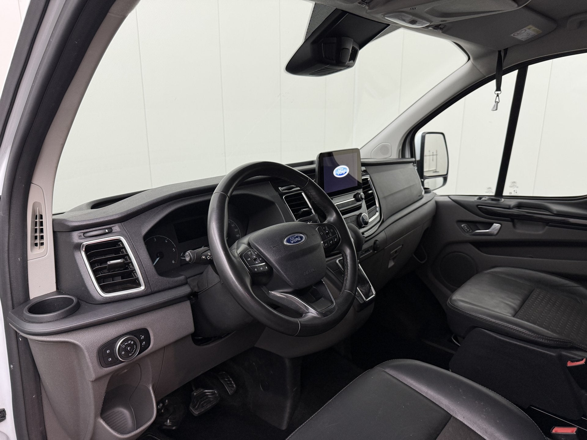 Ford Transit Custom 2.0TDCI 170PK Sport Automaat Dubbele Cab, Auto's, 15 km/l, Euro 6, 4 cilinders, Wit