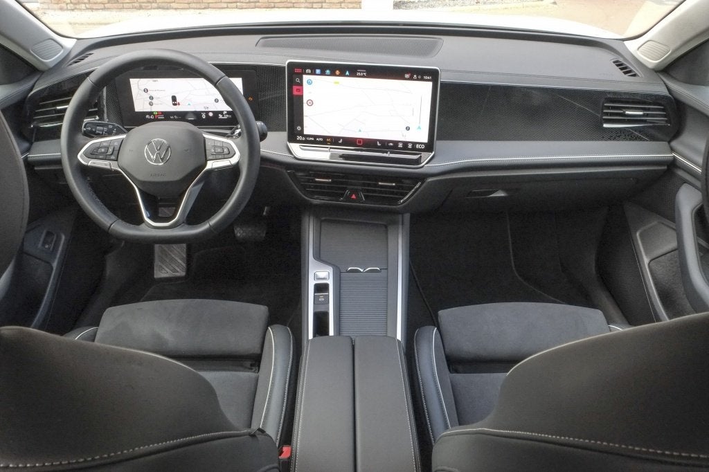 Volkswagen Passat Variant 1.5 eHybrid 204pk Business | SOH 1, 4 cilinders, 250 km/l, LED verlichting, Passat
